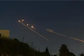 以色列北部多地拉响防空警报 以军称约30枚火箭弹进入领空图片