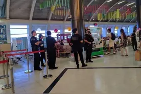 台湾一航班乘客自称“带了手榴弹” 空姐吓坏报警致飞机延误2小时图片