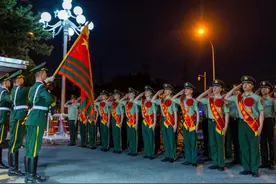 卸下军衔，这是铭记一生的退役仪式图片