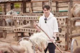 台湾艺人郭品超山东寻根激动落泪：没有什么能阻挡血脉！图片