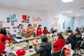 感受美、欣赏美、创造美！苏州工业园区娄葑街道举办“巾帼花争艳 巧手绽芳华”活动图片