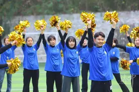 渝中区桂花园幼儿园：大手牵小手 一起“趣”运动图片