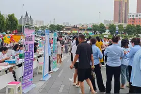 湛河区“零工夜市”火热“出摊”图片