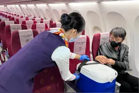 一个航班，两例器官，金鹏航空Y87589航班顺利保障两例人体捐献器官运输任务图片
