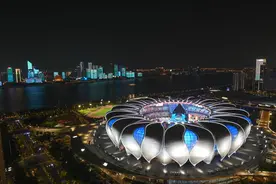 国足球迷“龙之队”秘书长：现场会用“口号接力”的方式形成万人声浪图片