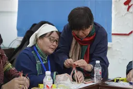 “守望相助 匠心铸梦”   警民共学民族手工技艺图片