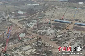 杭州首座专业足球场开建图片