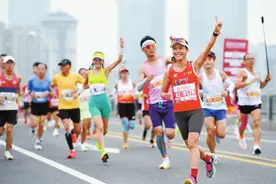 2024长沙马拉松激情开跑图片