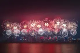 大年初二，一起来汕头看海上烟花图片