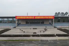 初露锋芒！直击新兵首次队列会操图片
