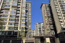 长沙一小区楼栋周围是空的，下沉2米多，社区回应图片