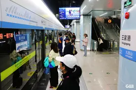 载客量约830万人次！今天，青岛首条无人驾驶地铁线路开通半年图片