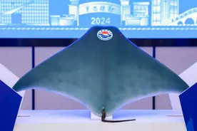 水中畅游自如，真假难辨！智能软体仿生鱼在临港这所高校问世图片