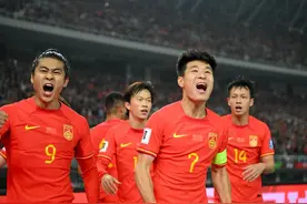体坛午爆｜世预赛国足4:1大胜新加坡，山东男篮主场大胜北控图片