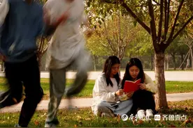 寻找山东最美大学|山东管理学院孙奥渊:《读书陶冶情操》图片