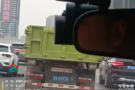 郑州市公开曝光一批生活垃圾清运车辆违规行为图片