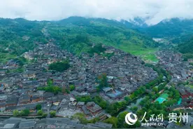 向新黔行｜贵州西江千户苗寨：暑期旅游人气旺图片
