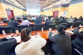 “大讲堂”+“小座谈” 政、企、专共探 长沙县数据标注产业发展新路径图片