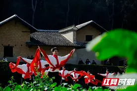 组图丨韶山：“最忆韶山冲”场外惹人爱图片