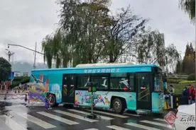 2025年元旦 昆明公交服务乘客193.45万人次图片