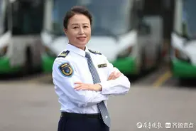 当上全国劳模、最美公交司机，她心里依然全是乘客图片