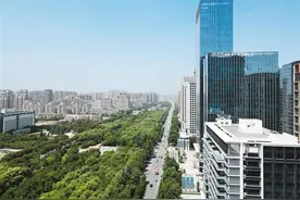 在西安，邂逅最美林荫道图片