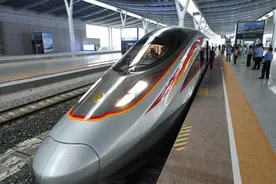中国最快的跨海高铁在台湾海峡西岸开通图片