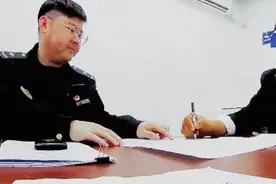 私搭阳光房还迟迟不肯拆？新桥城管这样处置→图片