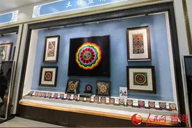 传承指尖技艺 绣出广阔天地图片