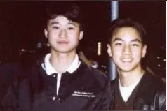 吴彦祖晒与吴京30年前合照，原来两人同年出生图片