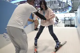 在北纬22度的深圳滑雪是什么体验？ | 文博会上新图片