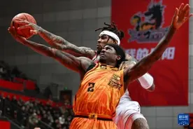 篮球|CBA常规赛：江苏肯帝亚队不敌广东东阳光队图片