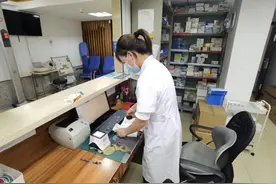健康小站丨姑娘来杭旅游突然晕倒在路边，社区医护紧急救人图片