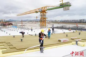 三亚凤凰国际机场三期改扩建项目加快建设图片
