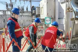 山西曲沃：主变油样采集 为电网安全“把脉”图片