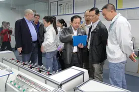 湖北省人大代表黄晖：幸福是奋斗出来的图片