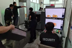 济宁机场安检护卫部：服务情意满满，旅客暖心出行图片