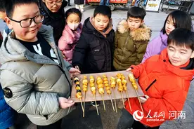新春走基层｜河南开封：万物皆可糖葫芦 硬核甜蜜迎新春图片