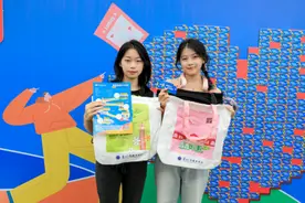 直击贵州工商职业学院“花式”迎新现场图片