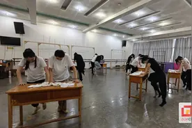 首用旋转舞台让剧情更紧凑精彩！自贡音乐剧《少年江姐》火热排练中图片