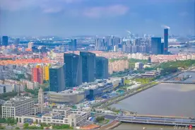 上海首座，刚刚开业！市民惊呆：没见过这么多人！室内瀑布+潜水冲浪，还有商场酒店……简直太好玩图片