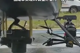 中国民企研发无人机新战法：无人母机空中释放2架穿越机，低成本实现50公里外察打一体！图片