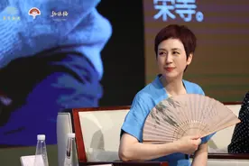 7月7天11出戏，史依弘为何不惧酷暑推出“依依向梅”专场系列？图片