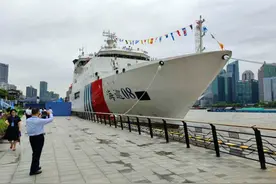 服务“海洋强国”建设，大型海道测量船“海巡08”轮在上海列编图片