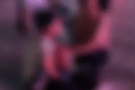 警方通报：一男子在深圳龙华区持刀伤人，造成1死3伤，犯罪嫌疑人已被抓获视频封面