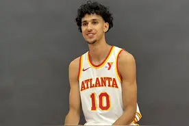 欢迎来到NBA！老鹰状元秀扎卡里-里萨谢将身披10号球衣图片