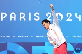 巴黎残奥会 | 陈健新获公路自行车男子公路赛T1-2级冠军图片