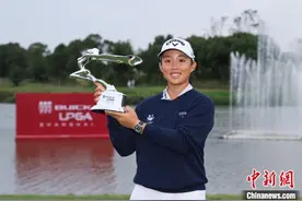 中国名将殷若宁夺得高尔夫球LPGA锦标赛冠军图片