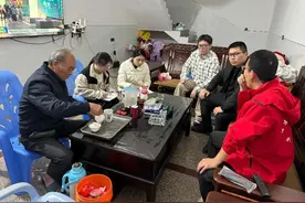 “泥土味”里悟初心 “烟火气”中系民情——平和县开展“四同”教育实践活动图片