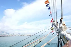 迎风而立的姿势真帅！中国海军破浪舰技术停靠马来西亚图片